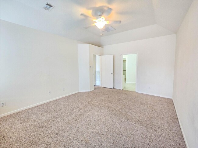 Building Photo - 2214 Trotter Dr