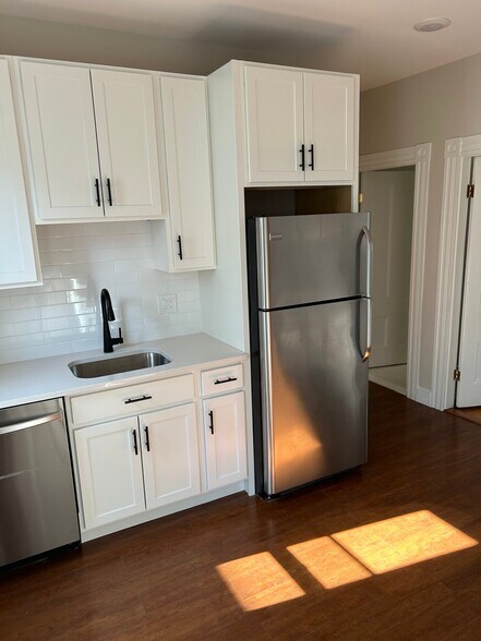 Building Photo - 81 Flint St