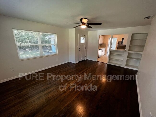 Building Photo - 1220 SE 3rd St