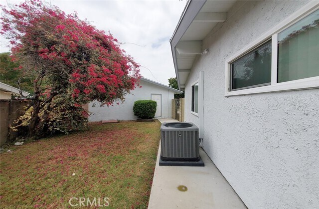 Building Photo - 10602 Crew Dr