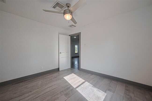 Building Photo - 22334 FM 762 Rd