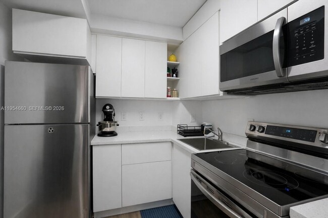 Building Photo - 3200 Coral Springs Dr