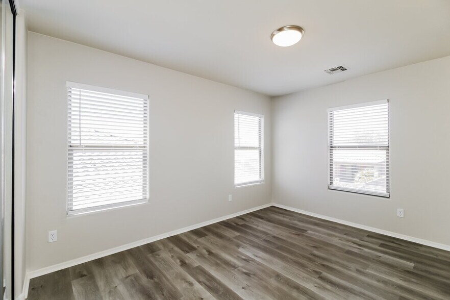 Building Photo - 45480 W Morning View Ln