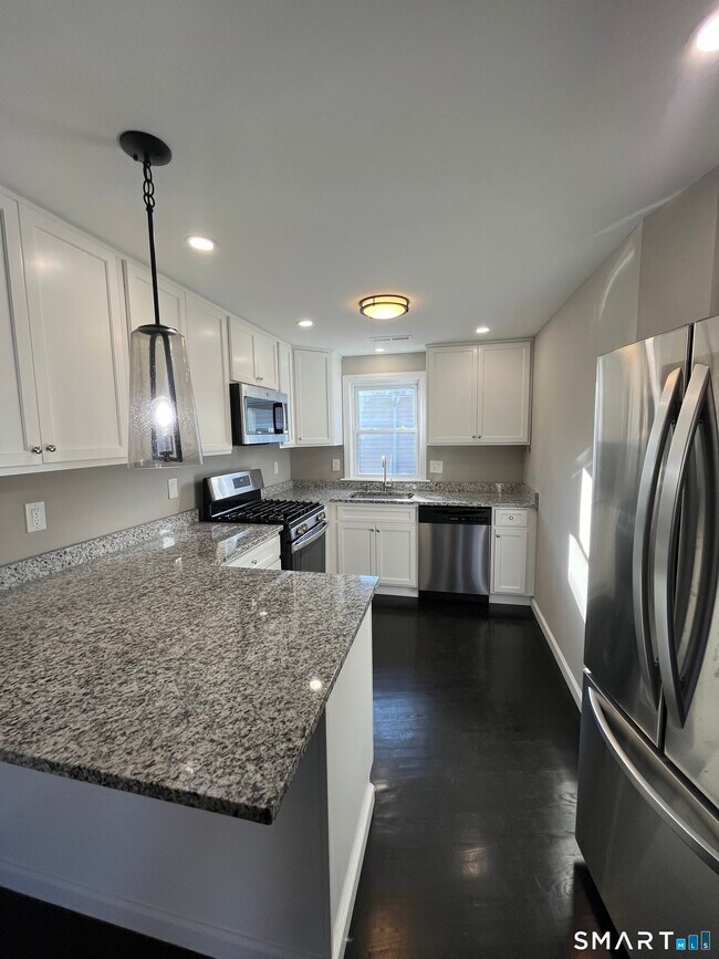 Building Photo - 395 Blake St