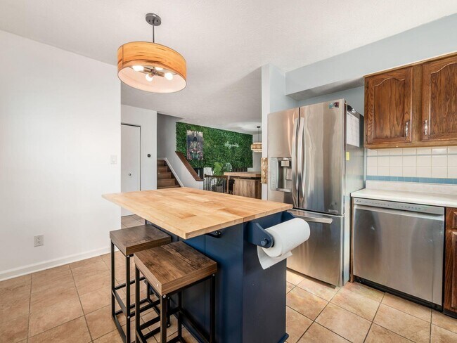 Building Photo - 8346 Seabright Dr