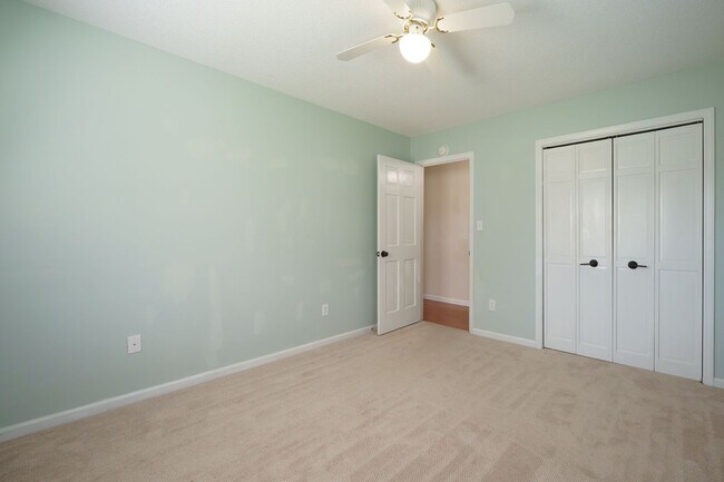 Building Photo - 5142 Blackberry Ln