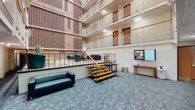 Building Photo - Walk to Harvard, Great location! Balcony and extra storage!