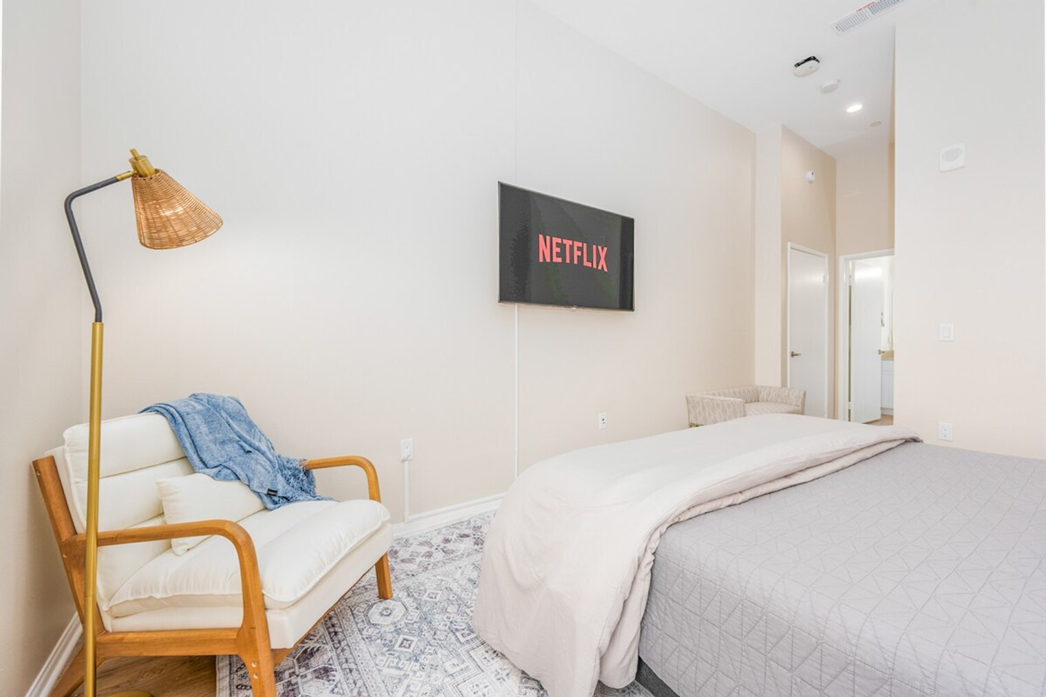 Building Photo - 3136 Meade Ave