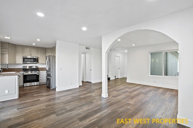 Building Photo - 22815 Leo Ln