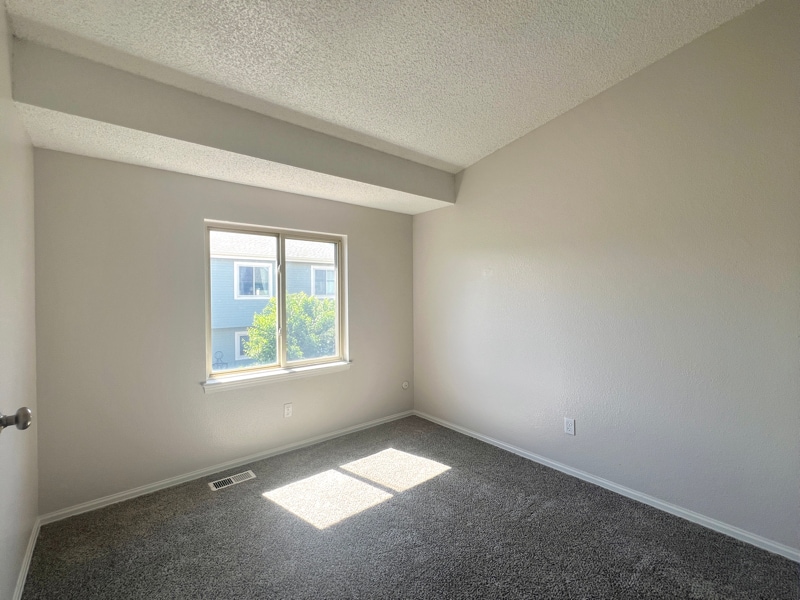 Building Photo - 3903 Smoke Tree Dr