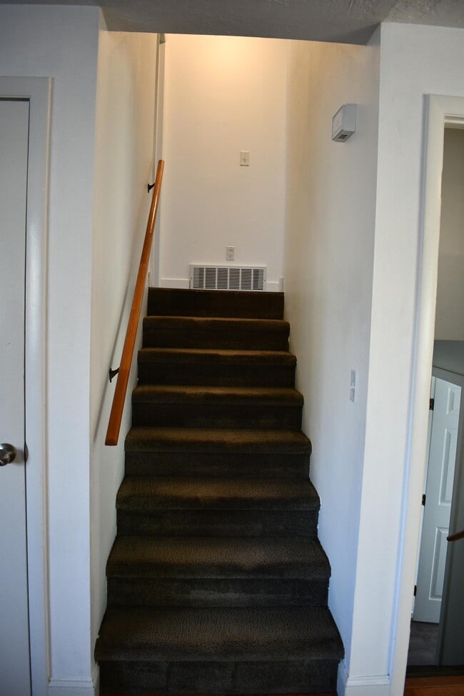 Building Photo - 563 E Hilo St