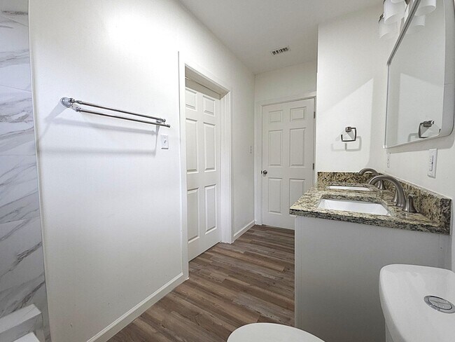 Building Photo - Fully Remodeled Home in the Heart of Tyler...
