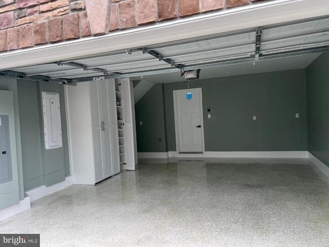 Building Photo - 56 Dolcie Ln