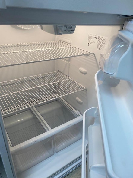 Building Photo - 120 Louise St