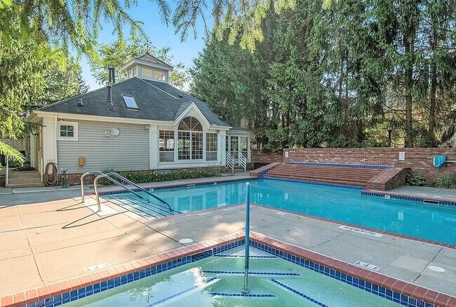 Building Photo - 1138 Fairways Blvd
