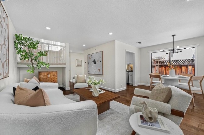 Building Photo - 163 Gladys Ave