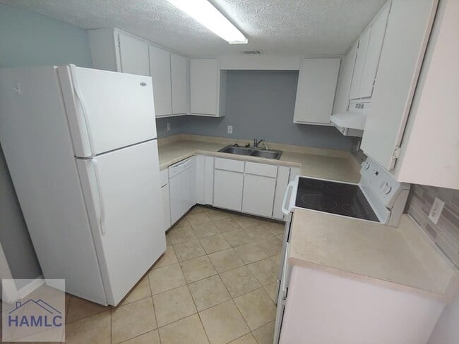 Building Photo - 79 Ivey St