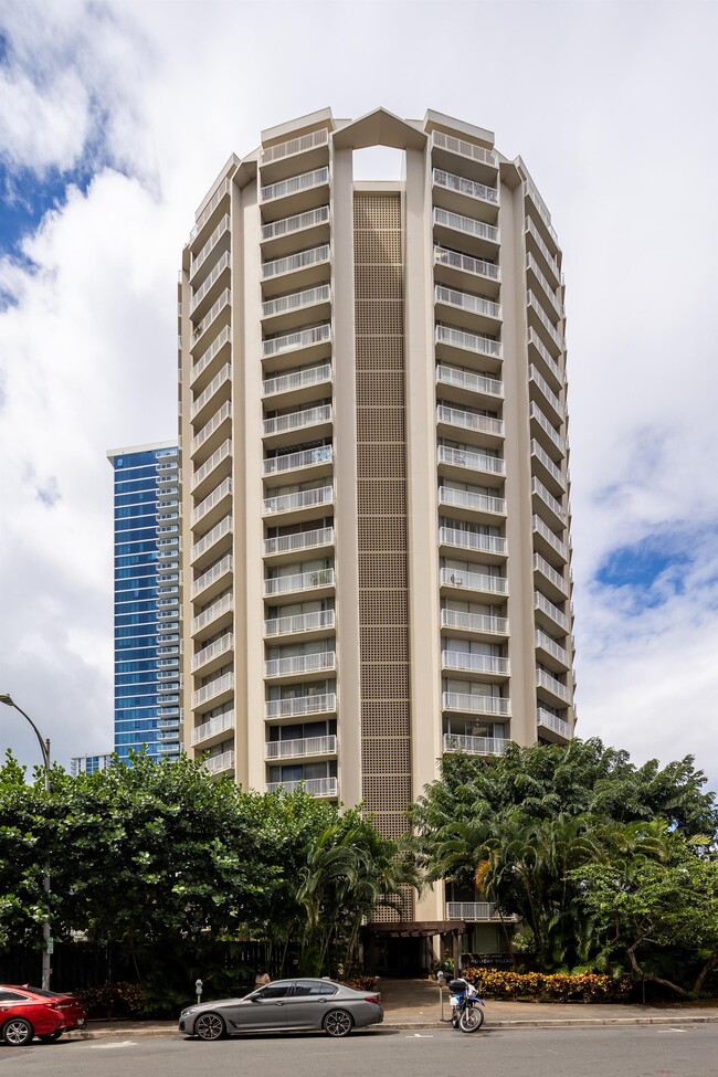 Building Photo - 750 Amana St