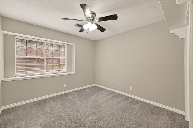 Building Photo - 15734 Pagehurst Dr