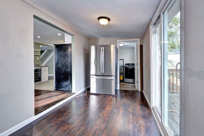 Building Photo - Charming Rental Home in Hampton!