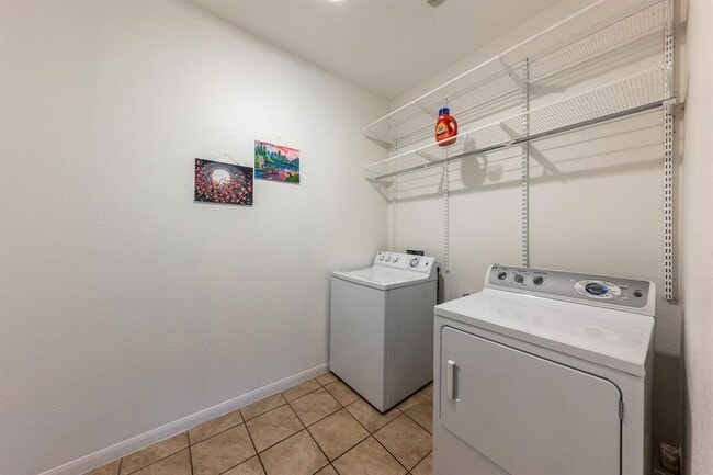 Building Photo - 925 Woodduck Trail