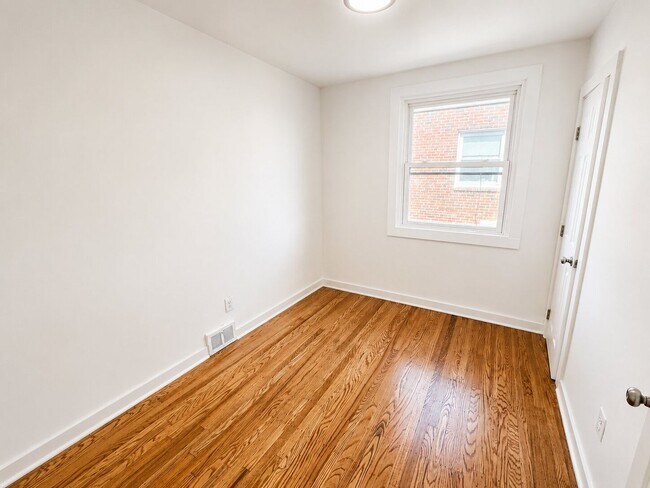 Building Photo - 1816 Megargee St