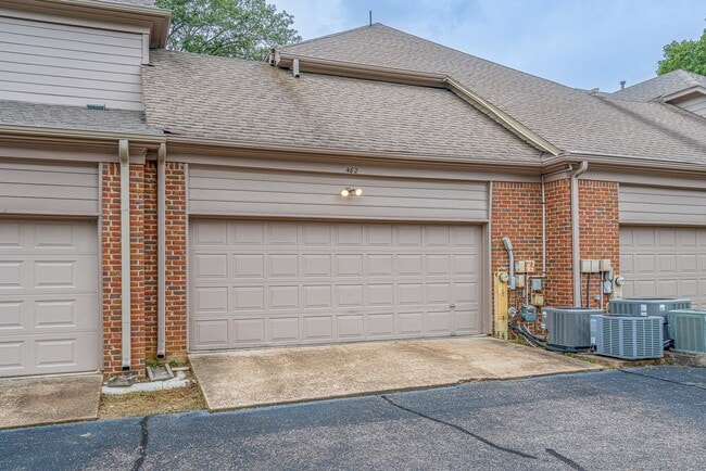 Building Photo - 482 E Racquet Club Pl