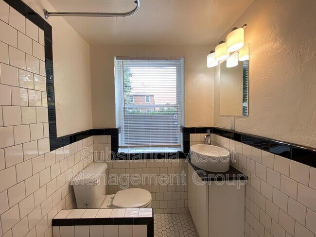 Building Photo - 701 Culbertson Dr