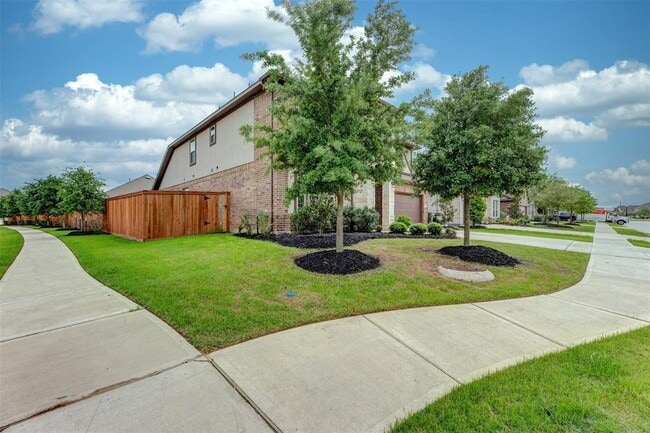 Building Photo - 11730 Twin Creeks Hill Dr