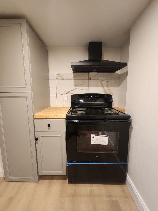 Building Photo - 2234 Lapeyrouse St