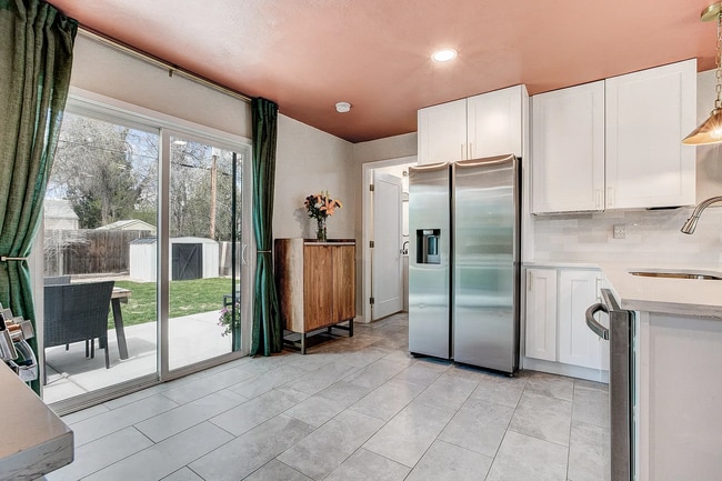 Building Photo - 3483 S Glencoe St