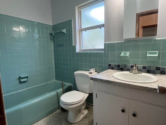 Building Photo - 58 Riberia St