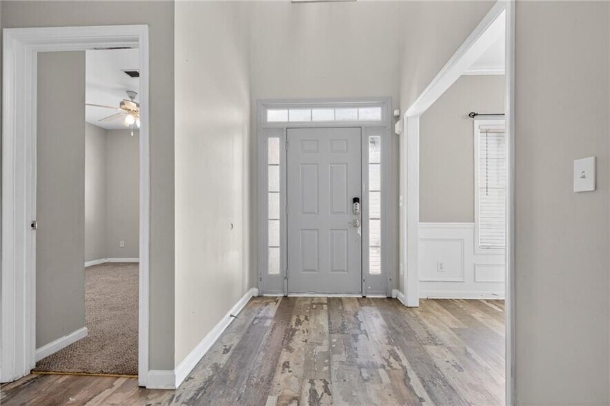 Building Photo - 1136 Mason Lee Ave SE