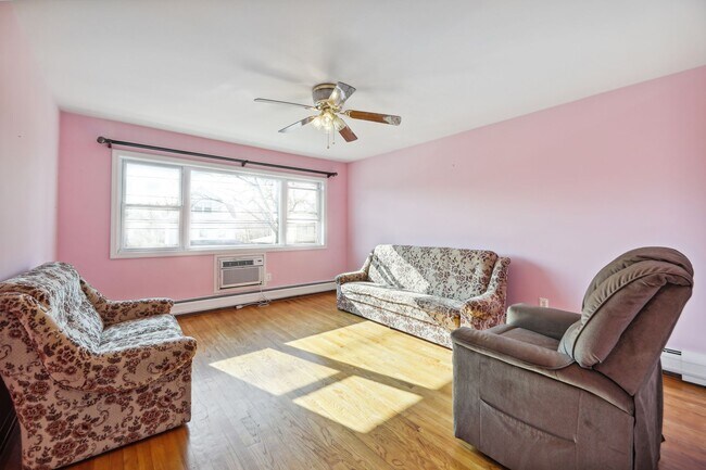 Building Photo - 74 Broughton Ave