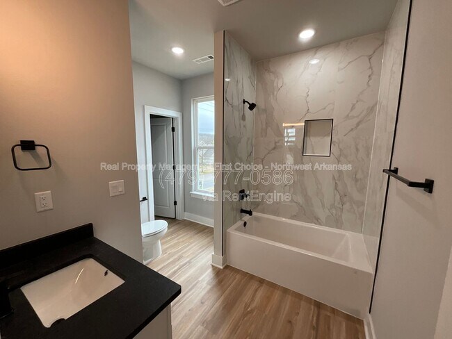 Building Photo - 1042 S Laramie Hts