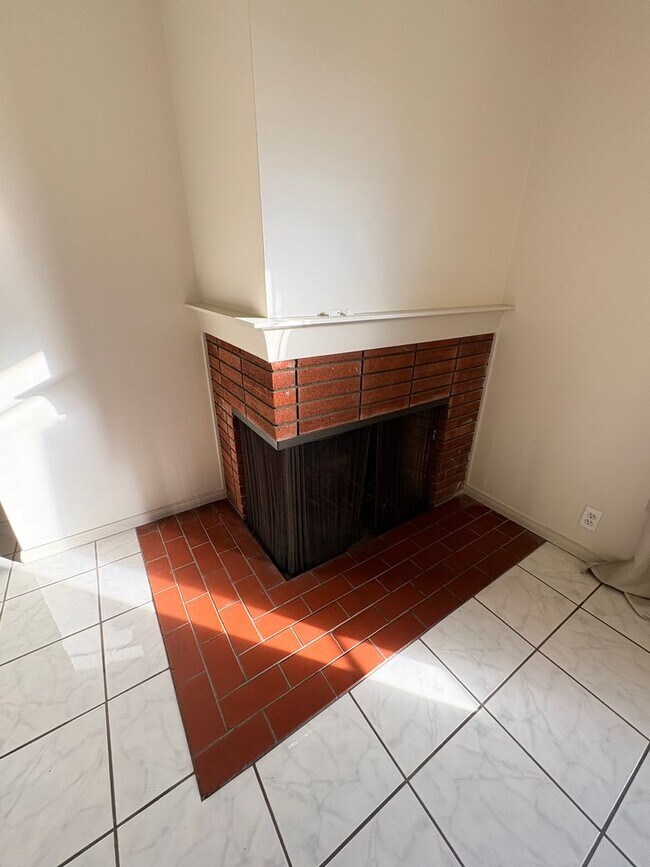 Building Photo - beautiful 4 bedroom 4 baths in West covina. Must see!