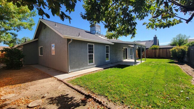 Building Photo - 3612 Wild Palms Dr