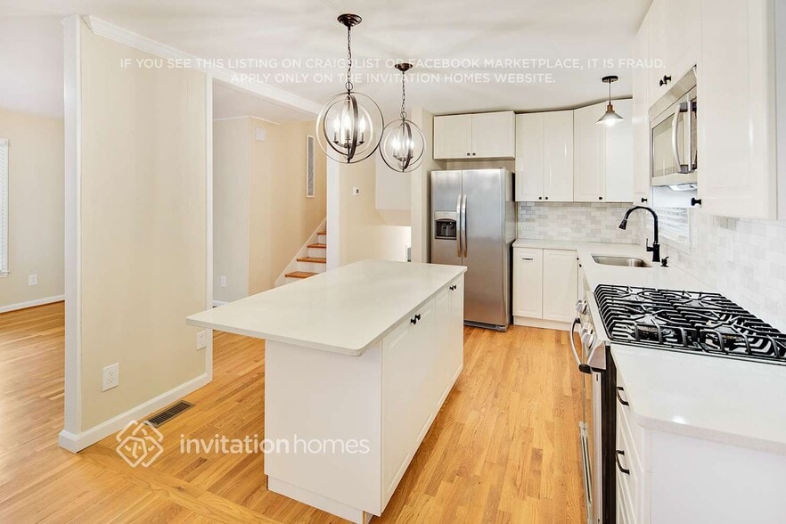 Building Photo - 800 Braxfield Dr