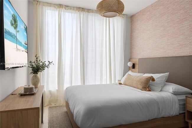 Building Photo - 159 NE 6th St