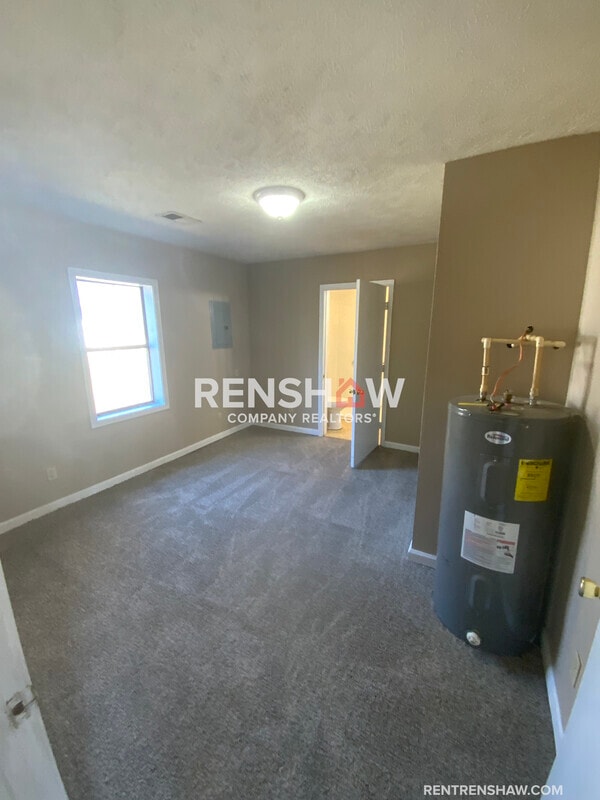 Building Photo - 212 Parks Dr