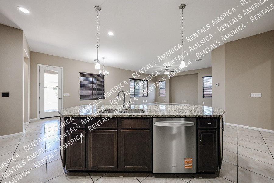 Building Photo - 20856 E Arroyo Verde Dr