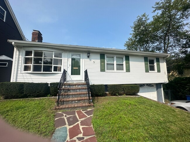 Primary Photo - 33 Rublee St