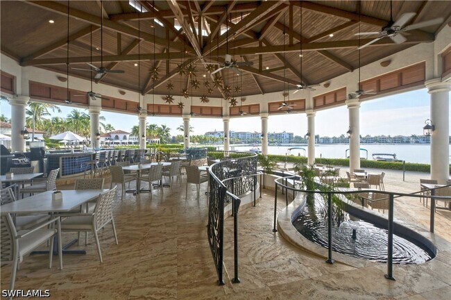 Building Photo - 10000 Isola Way