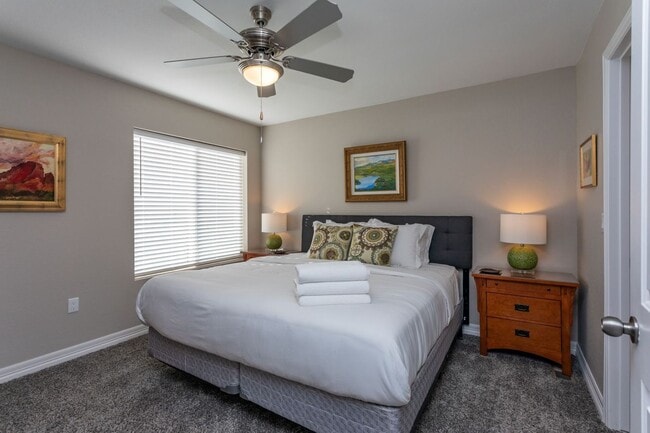 Building Photo - Stylish 3-Bedroom Townhome with Fireplace, Modern Kitchen & Spacious Layout!