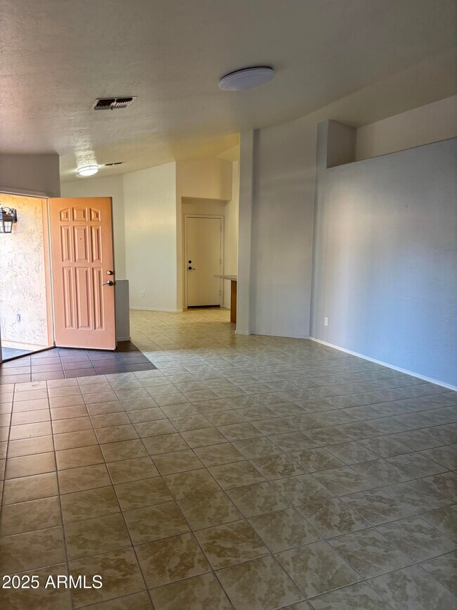 Building Photo - 2221 E Union Hills Dr