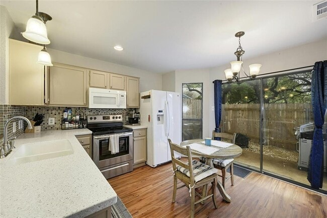 Building Photo - 1411 Gracy Farms Ln