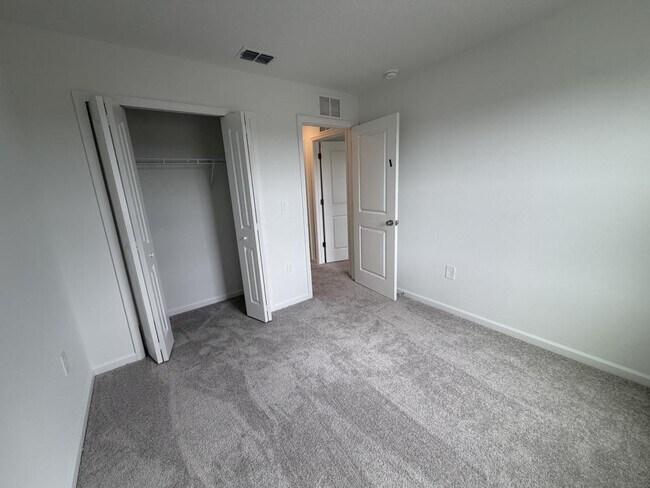 Building Photo - 2510 Hallow Gdn Rd