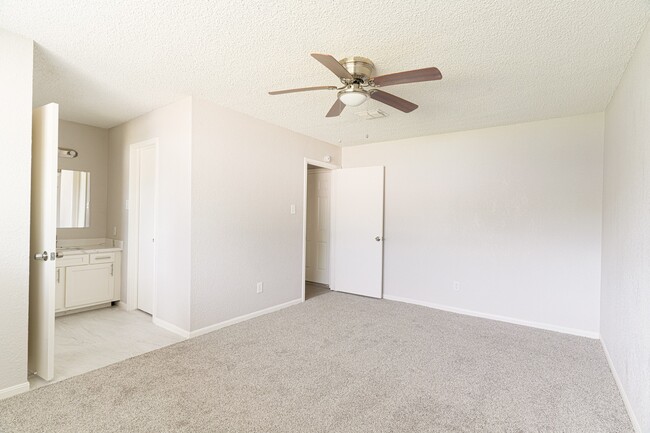 Building Photo - 19414 Leafwood Ln