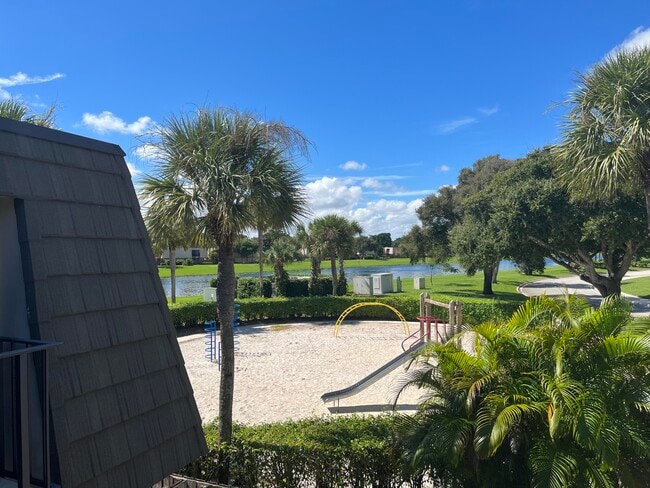 Building Photo - 621 6th Way