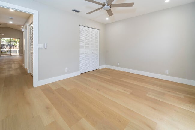 Building Photo - 6185 NW 77th Pl